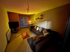 Cosy Beachside Apartment With Quick City Access